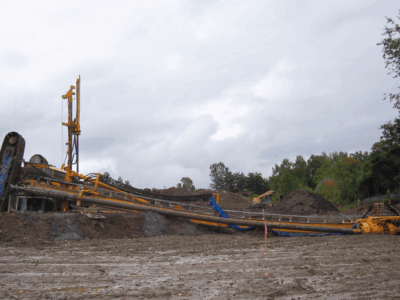 Piling rig toppled on its side