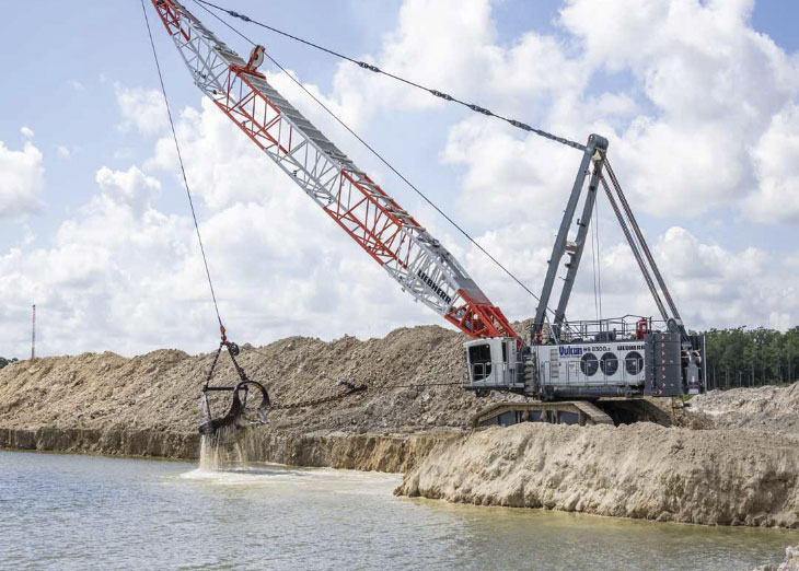 Liebherr working on shoreline