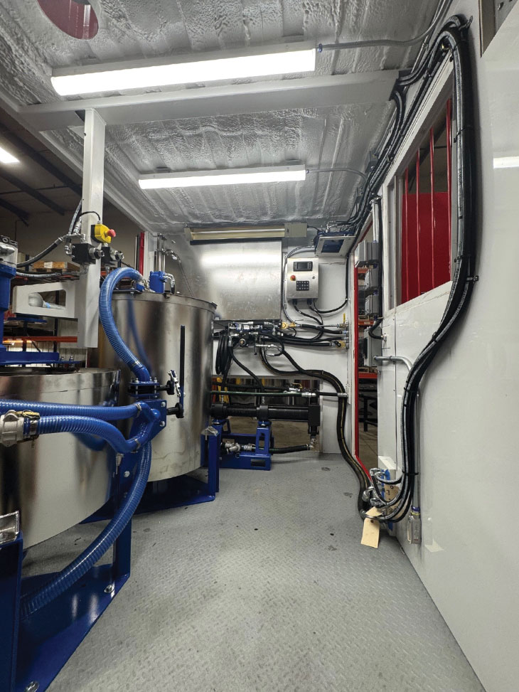 PS 300 pump station and a specialized bulk silo ready for transport