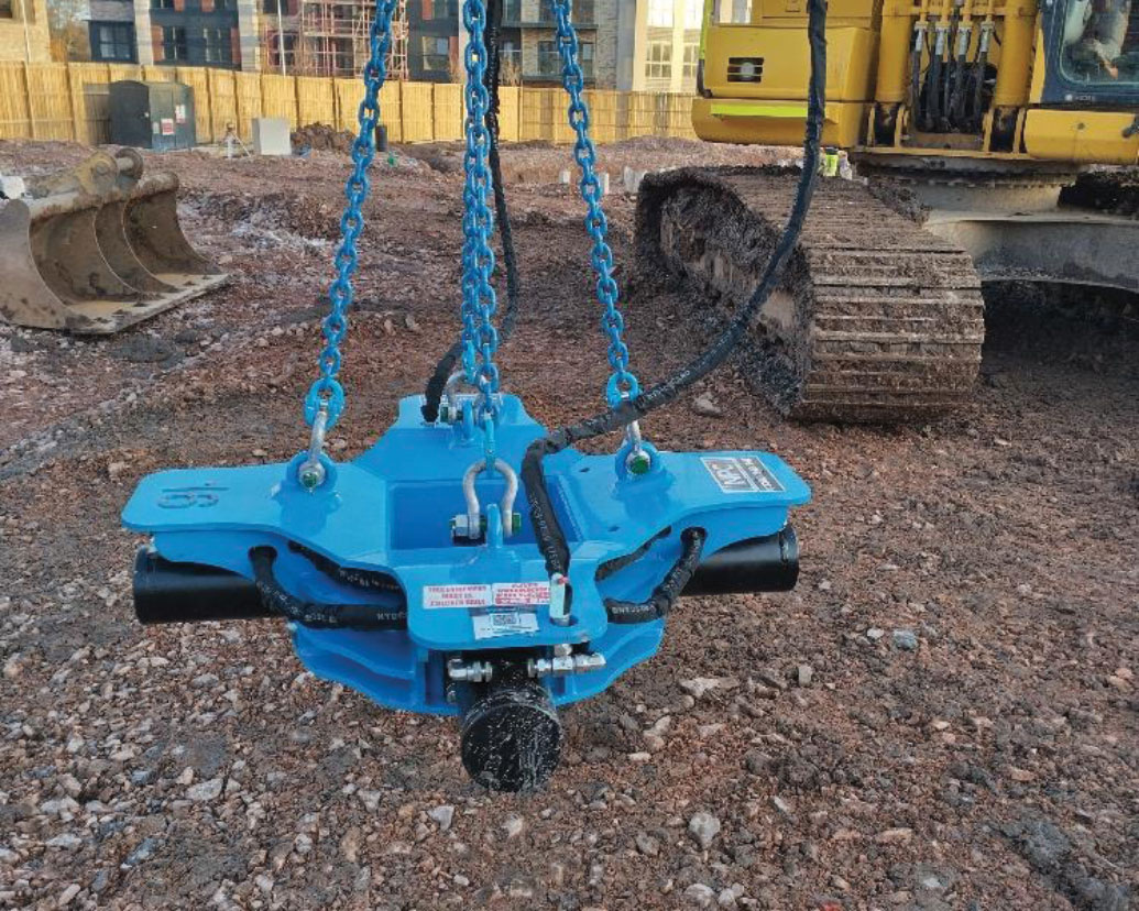 MultiBar Cropper hoisted by chains