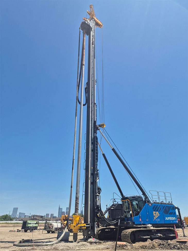 Junttan piling rig on construction site in Philadelphia