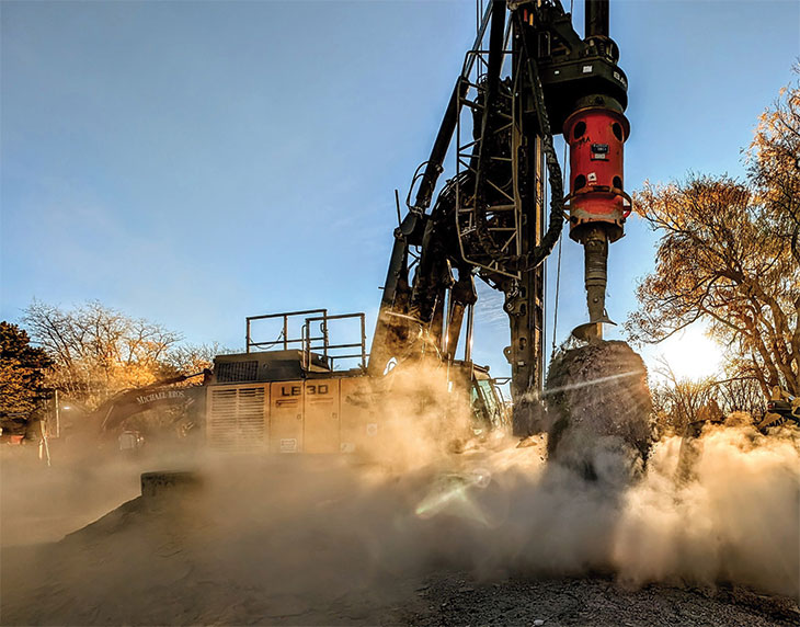 LB 30 throwing dust